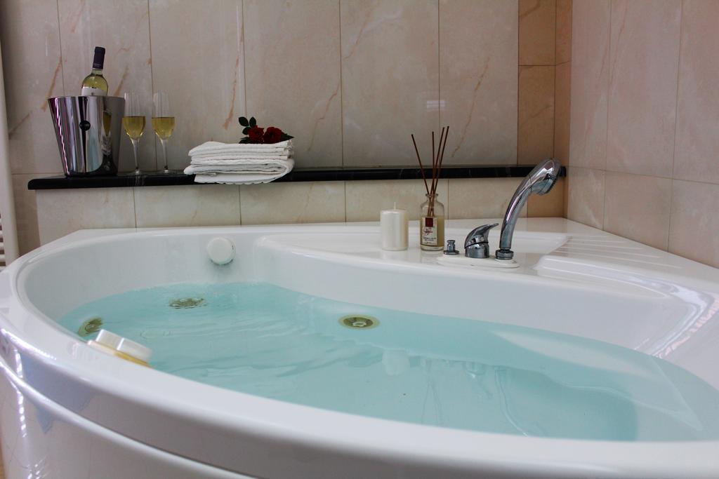 Villa Orchidea Luxury B&B อิสปิคา ภายนอก รูปภาพ